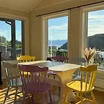 By The With 3 Bedrooms Tatil Evi *