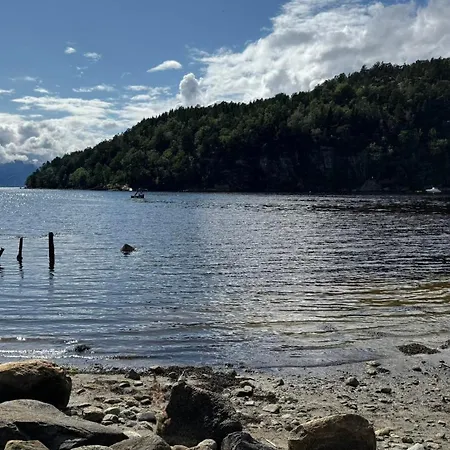 By The With 3 Bedrooms Nyaraló Kvam