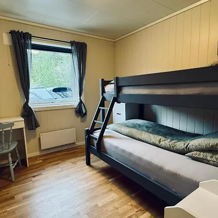 By The With 3 Bedrooms *