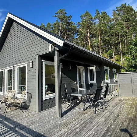 By The With 3 Bedrooms