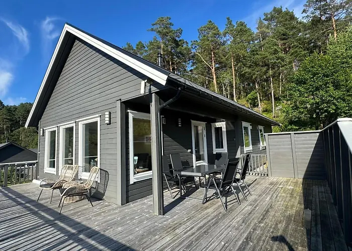 By The With 3 Bedrooms