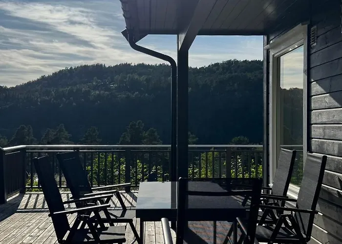 By The With 3 Bedrooms Kvam